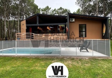 Casa Villarobles. Cerca Pinamar y Costa Esmeralda. Con salida al mar. 20 pax. VENTA y ALQUILER